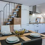 Blue Door - Studio * לאסצה