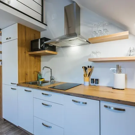 Appartement Blue Door - Studio Lesce (Upper Carniola)