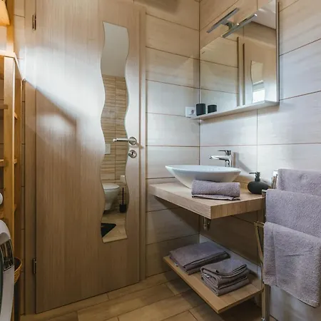 Appartement Blue Door - Studio Lesce (Upper Carniola)