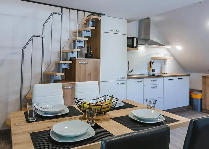 Blue Door - Studio * לאסצה